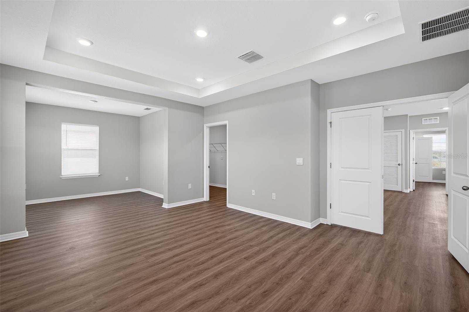 Image 13 of 32 For 15394 Sweet Springs Bend