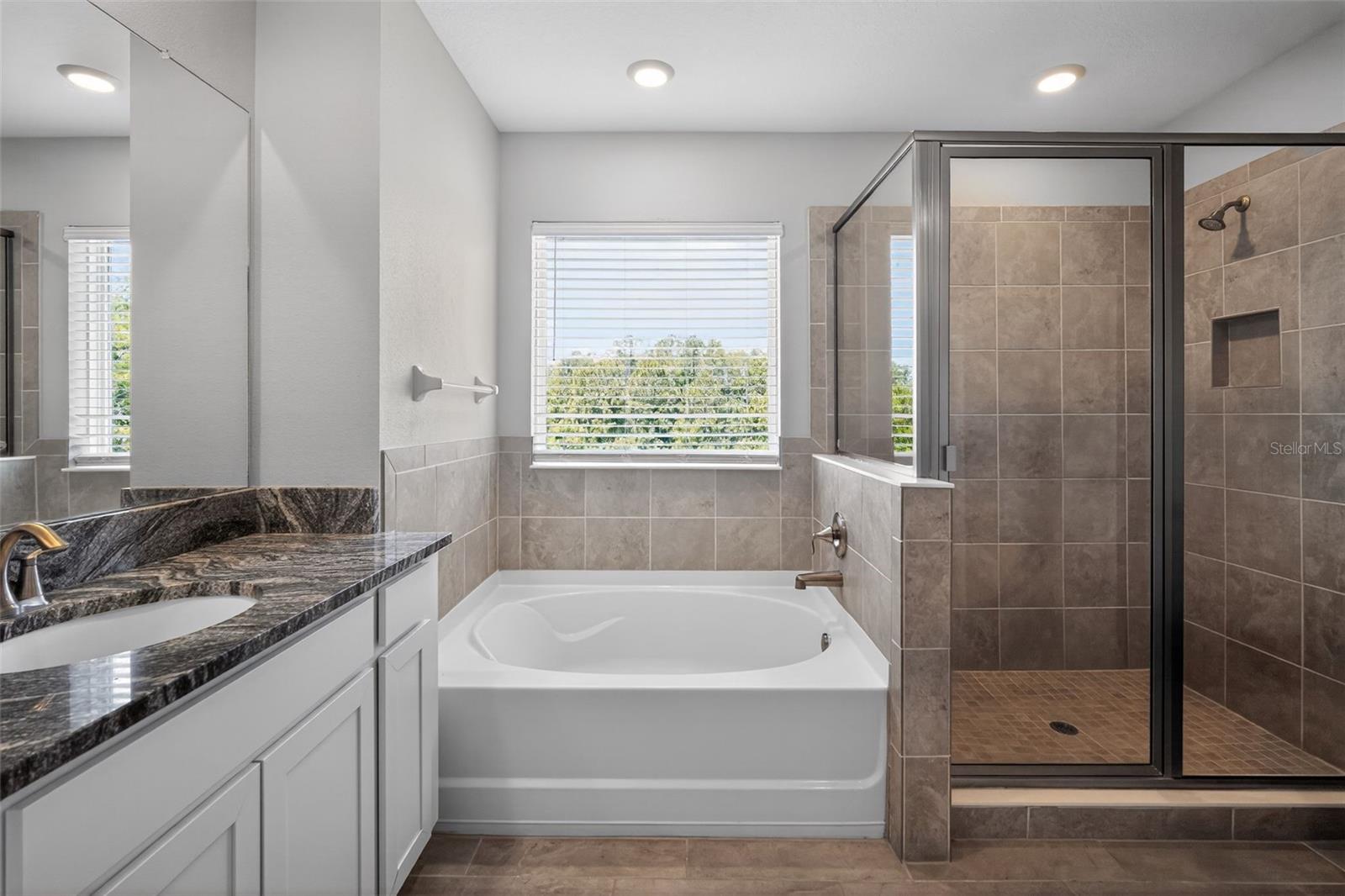 Image 15 of 32 For 15394 Sweet Springs Bend