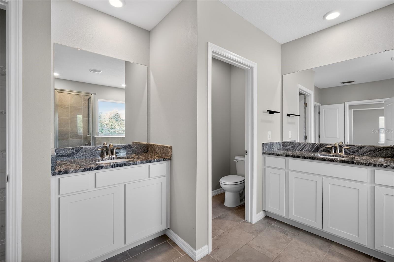 Image 16 of 32 For 15394 Sweet Springs Bend