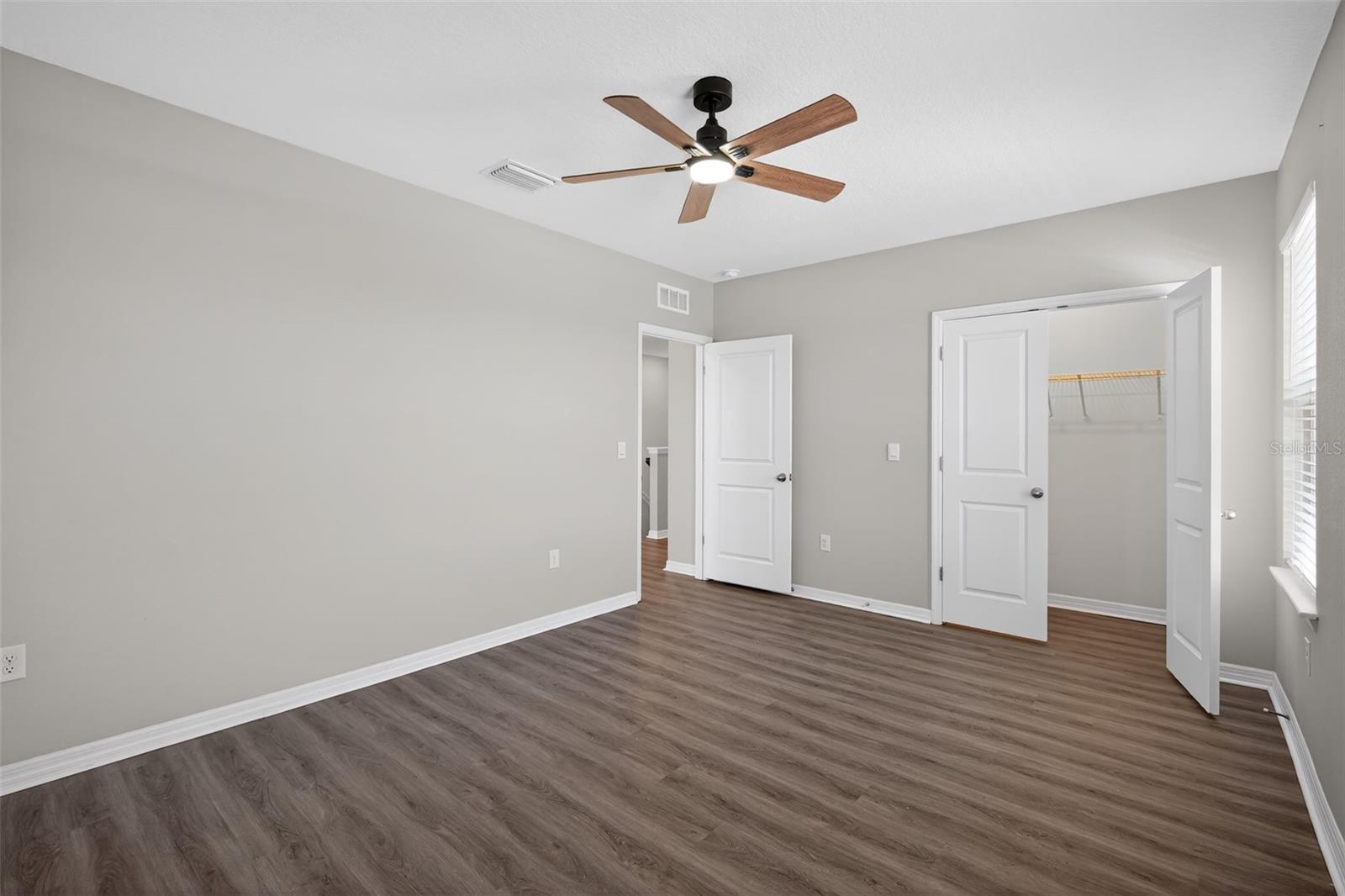 Image 21 of 32 For 15394 Sweet Springs Bend