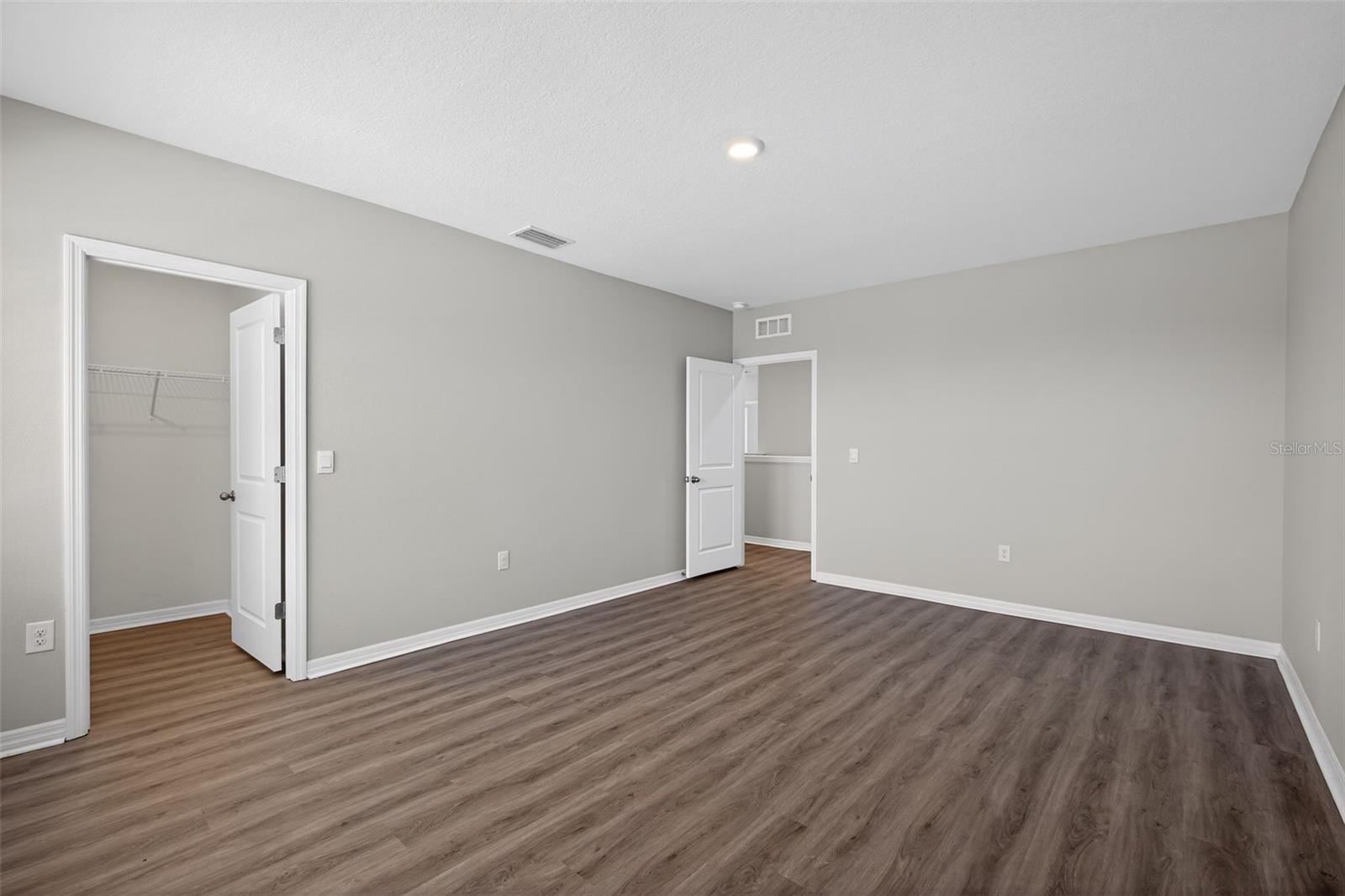 Image 22 of 32 For 15394 Sweet Springs Bend
