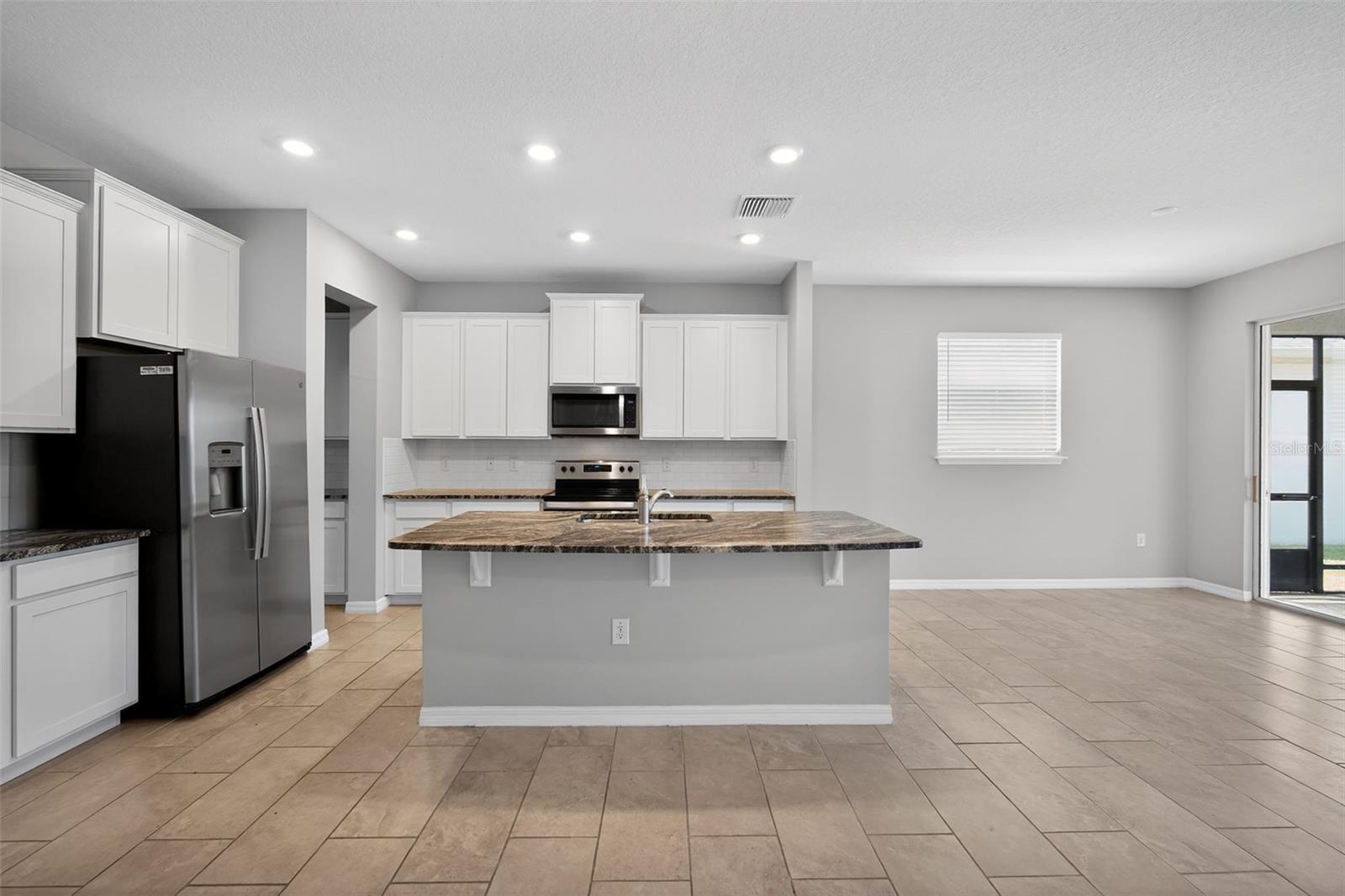 Image 3 of 32 For 15394 Sweet Springs Bend