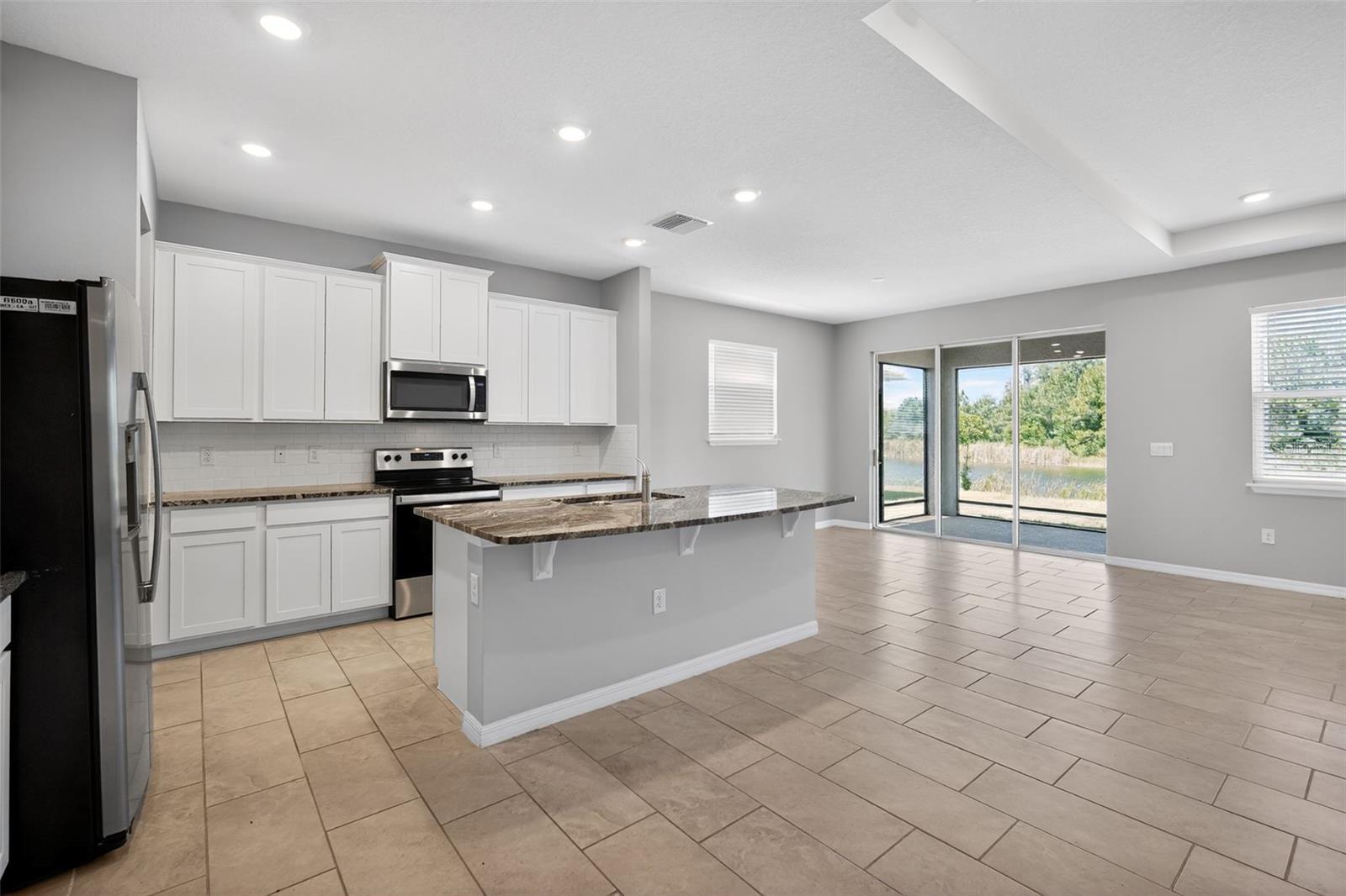 Image 4 of 32 For 15394 Sweet Springs Bend