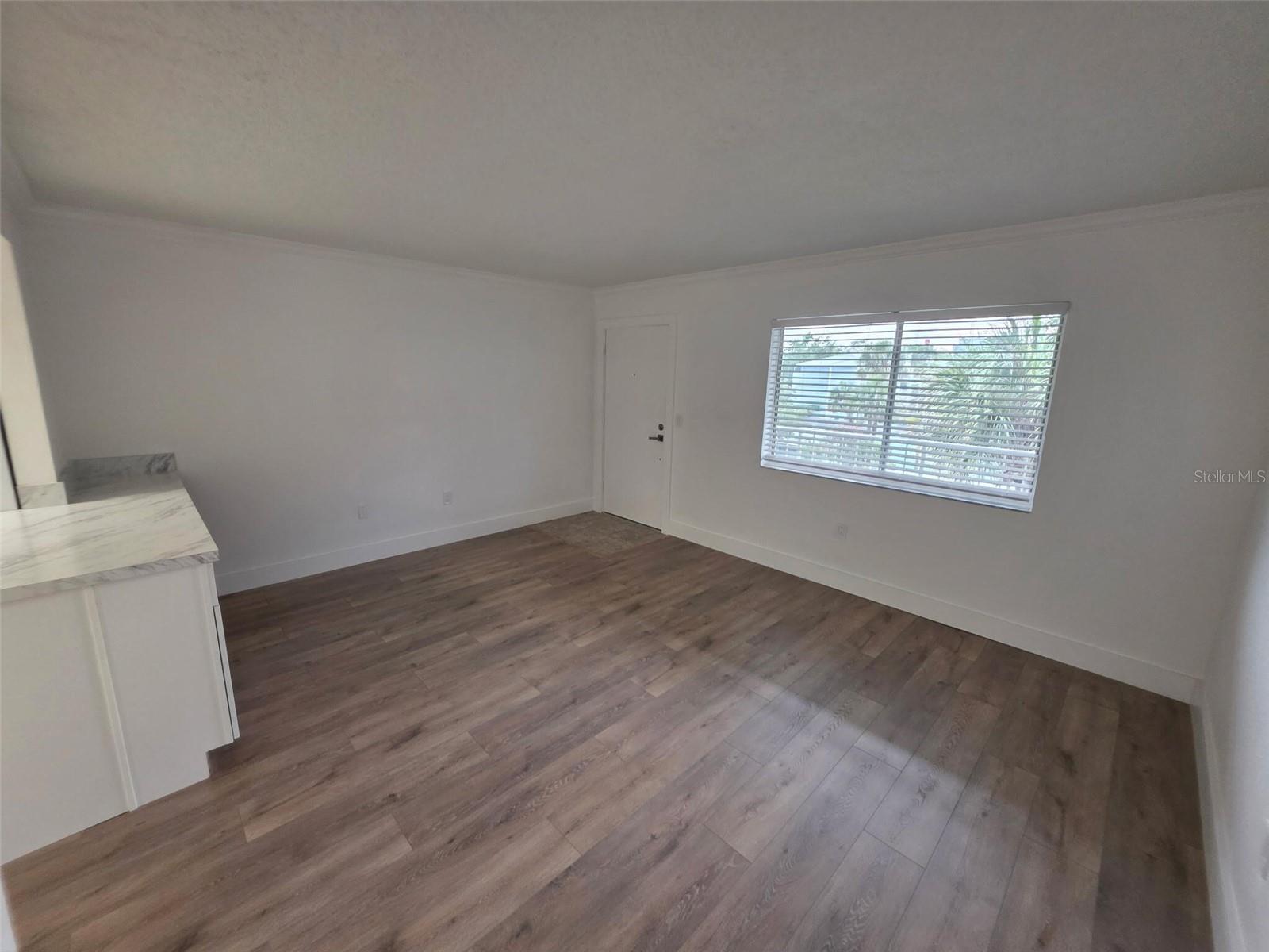 Image 12 of 42 For 139 Oyster Bay Circle 300