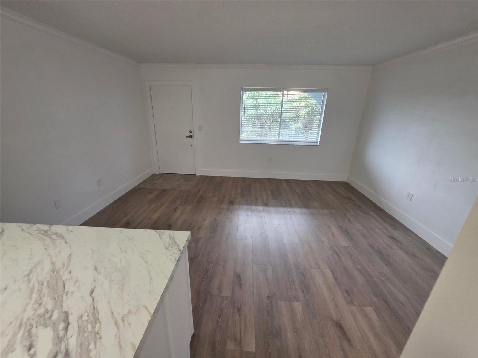 Image 13 of 42 For 139 Oyster Bay Circle 300