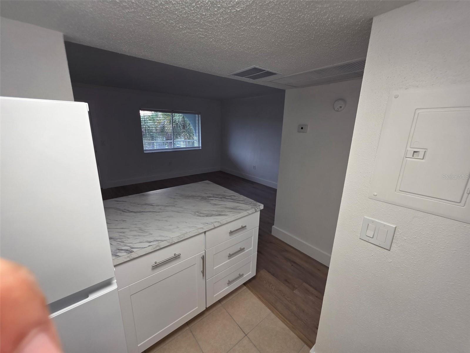 Image 14 of 42 For 139 Oyster Bay Circle 300