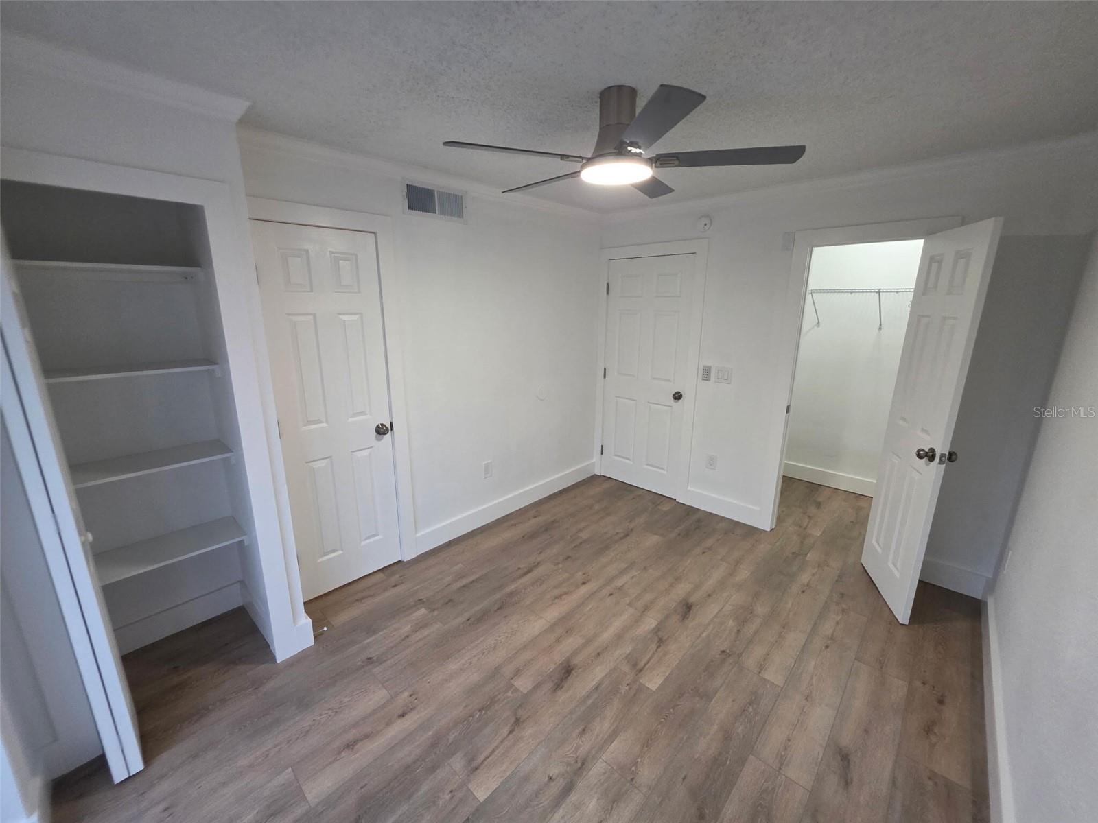 Image 22 of 42 For 139 Oyster Bay Circle 300
