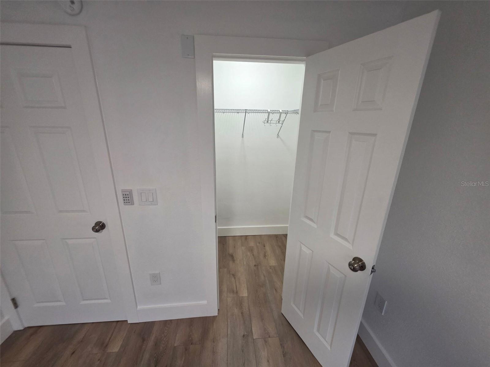 Image 23 of 42 For 139 Oyster Bay Circle 300