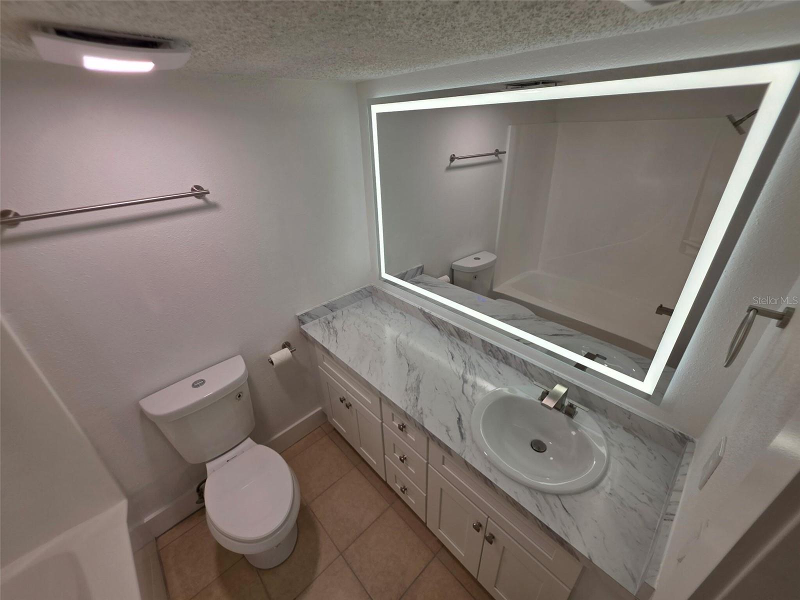 Image 27 of 42 For 139 Oyster Bay Circle 300