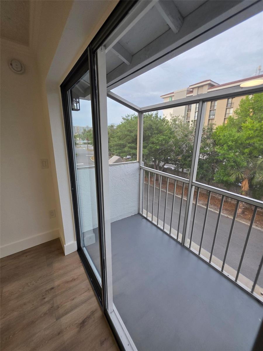 Image 29 of 42 For 139 Oyster Bay Circle 300