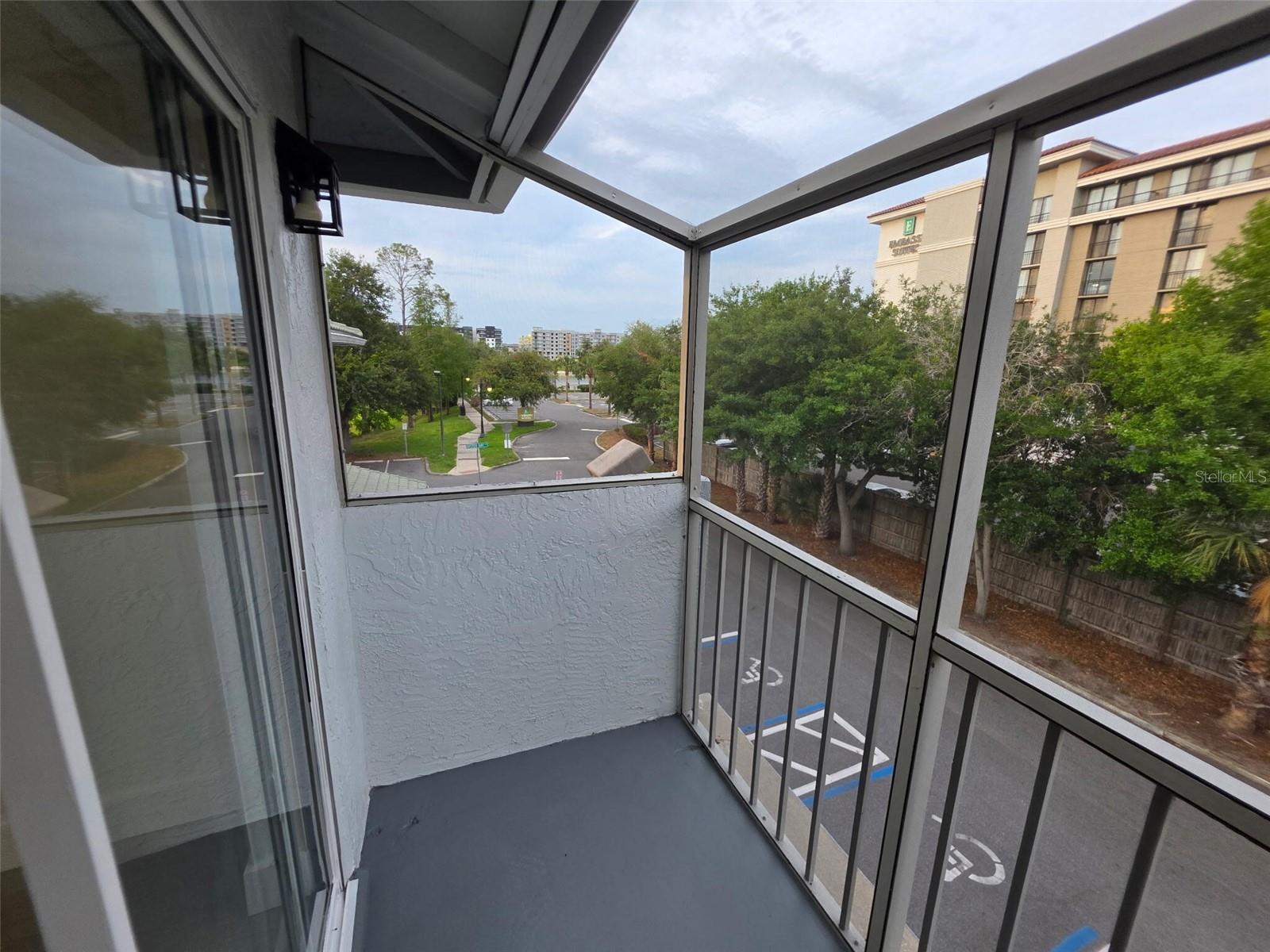 Image 31 of 42 For 139 Oyster Bay Circle 300
