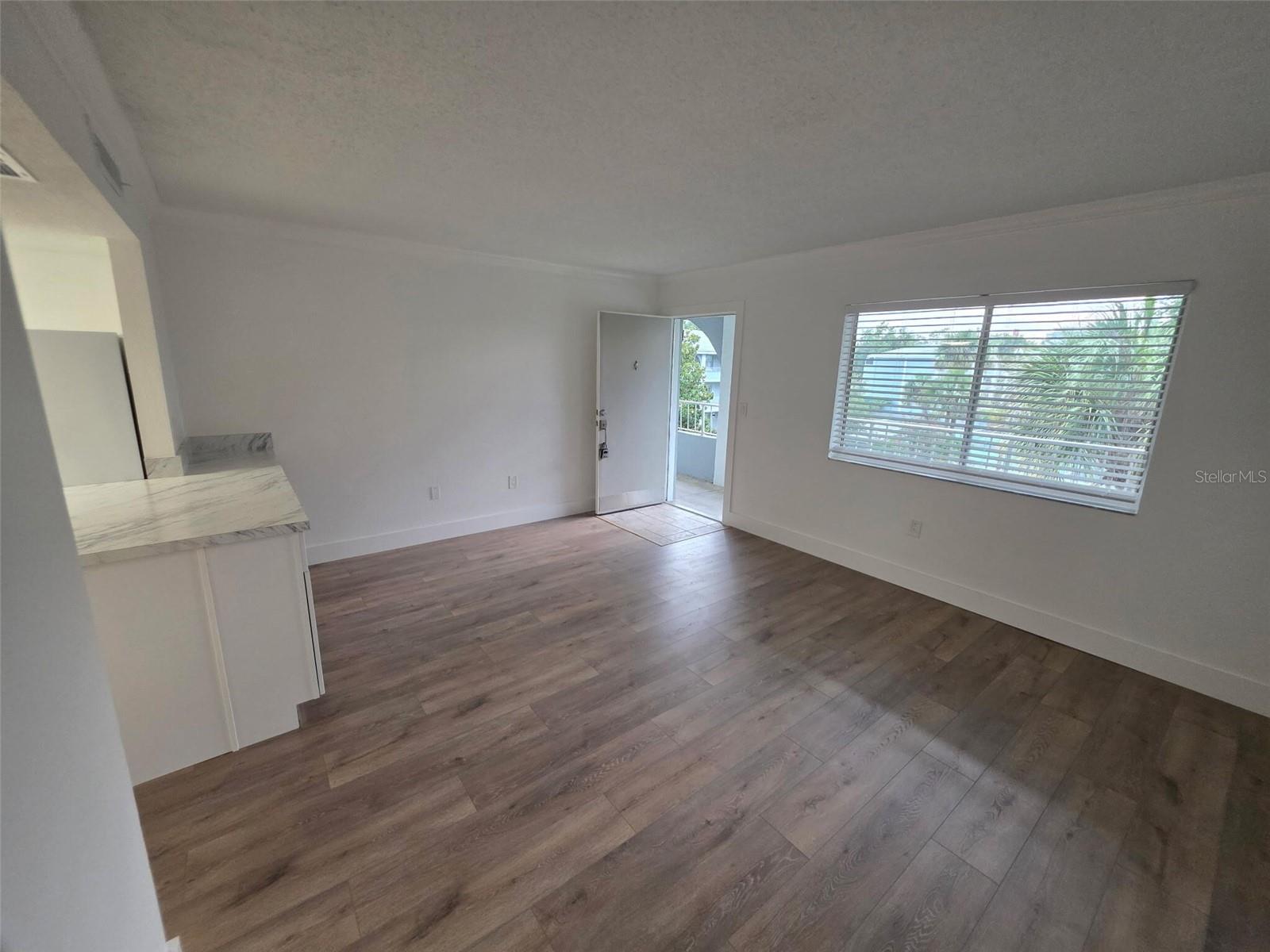 Image 8 of 42 For 139 Oyster Bay Circle 300