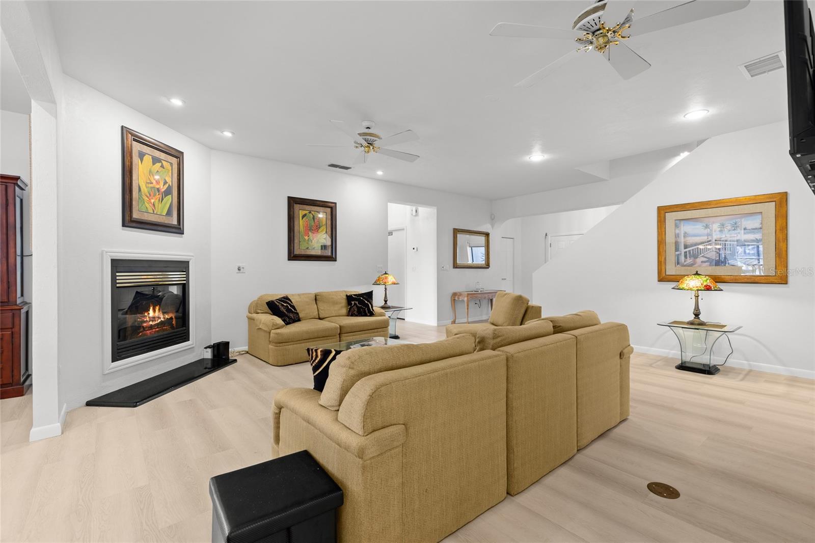 Image 22 of 93 For 122 Coral Way