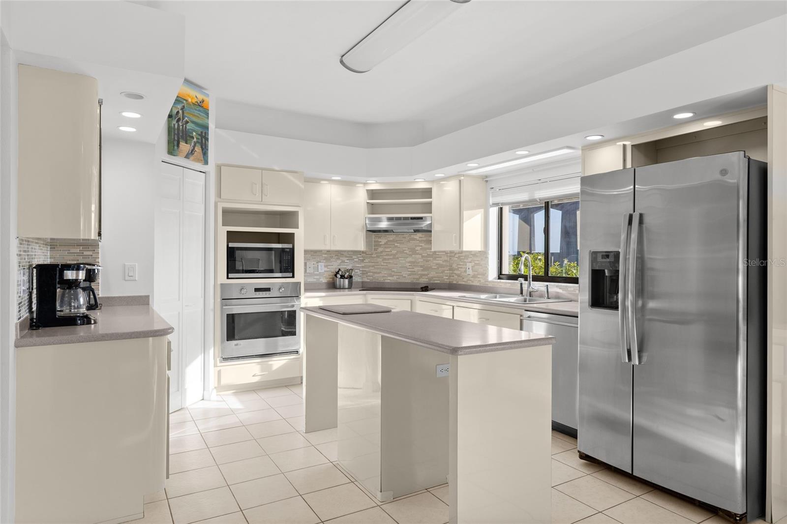 Image 27 of 93 For 122 Coral Way