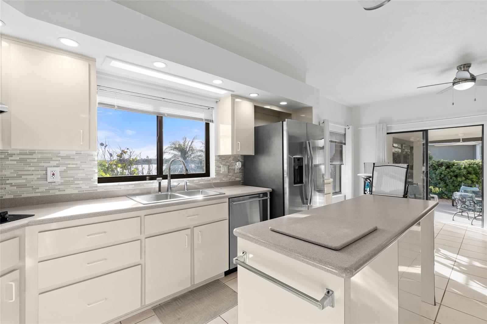 Image 29 of 93 For 122 Coral Way