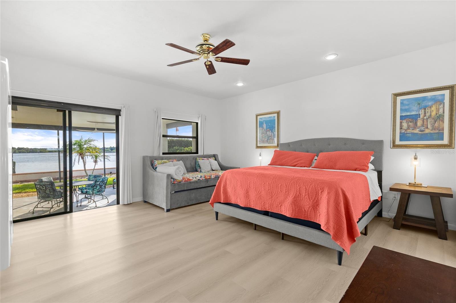 Image 33 of 93 For 122 Coral Way
