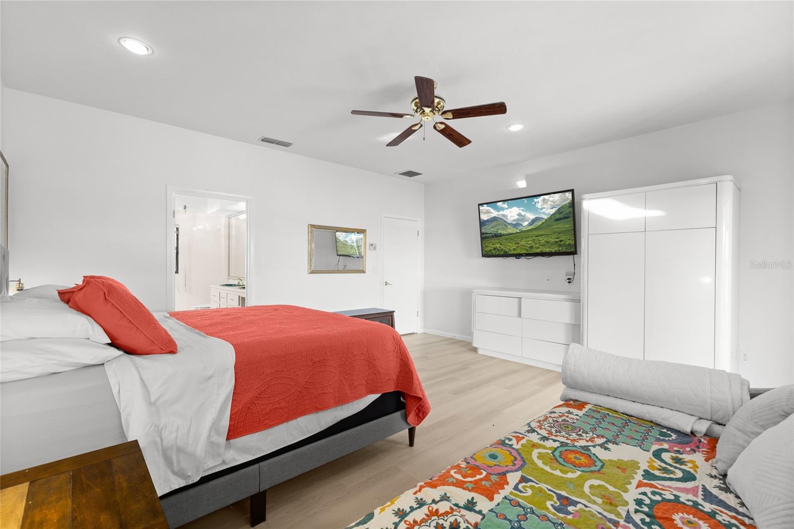 Image 34 of 93 For 122 Coral Way