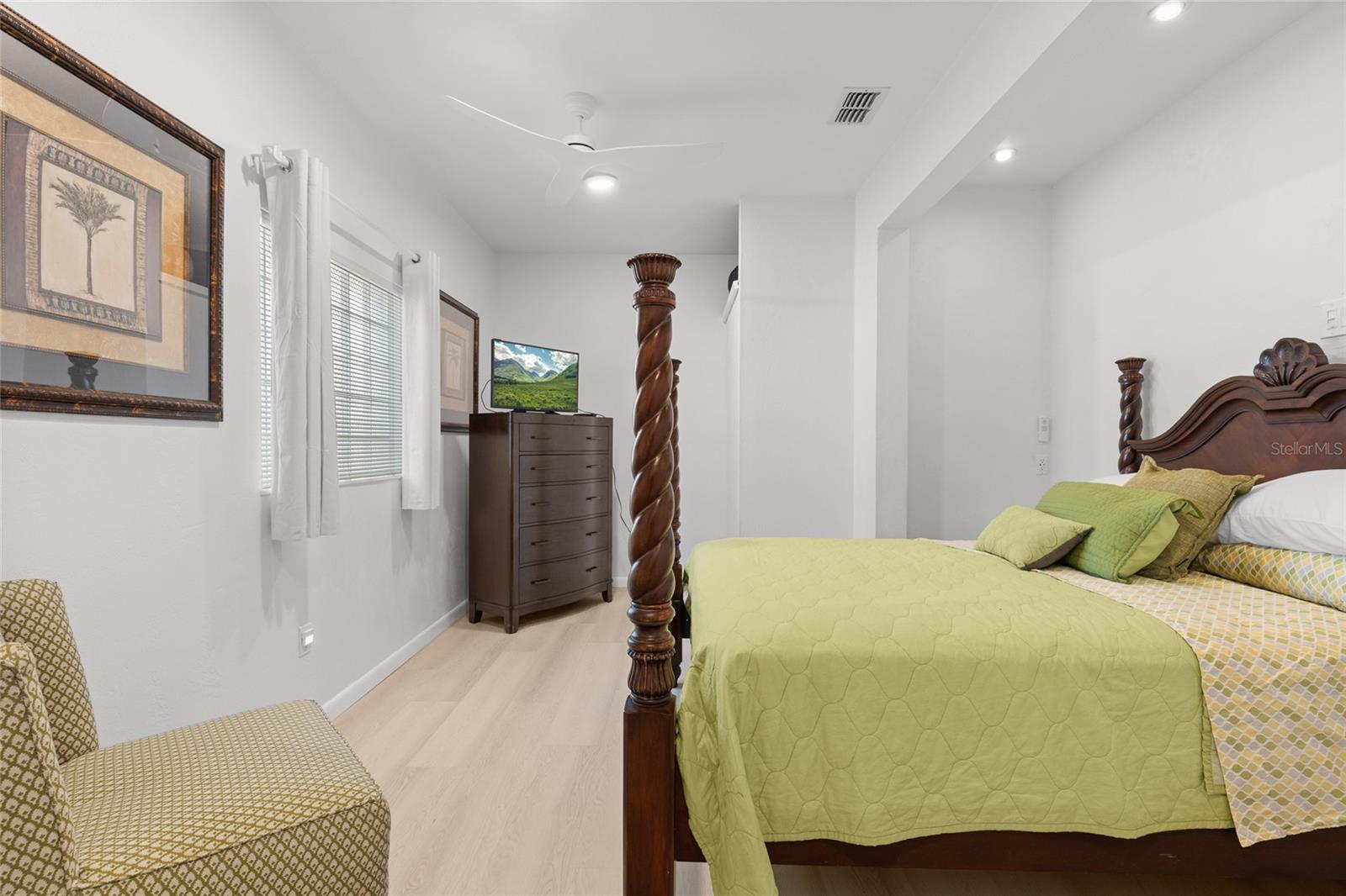 Image 37 of 93 For 122 Coral Way