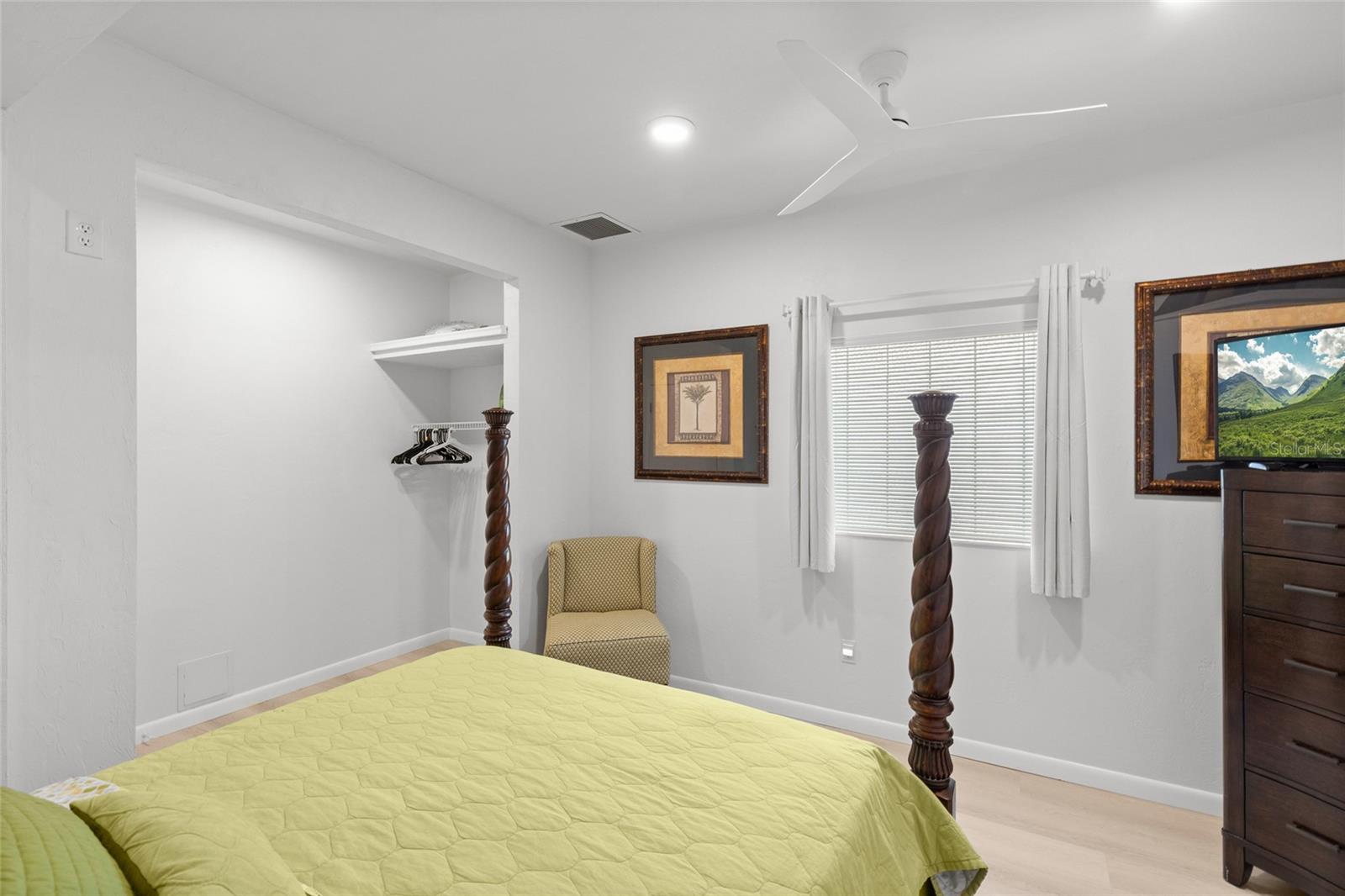 Image 38 of 93 For 122 Coral Way