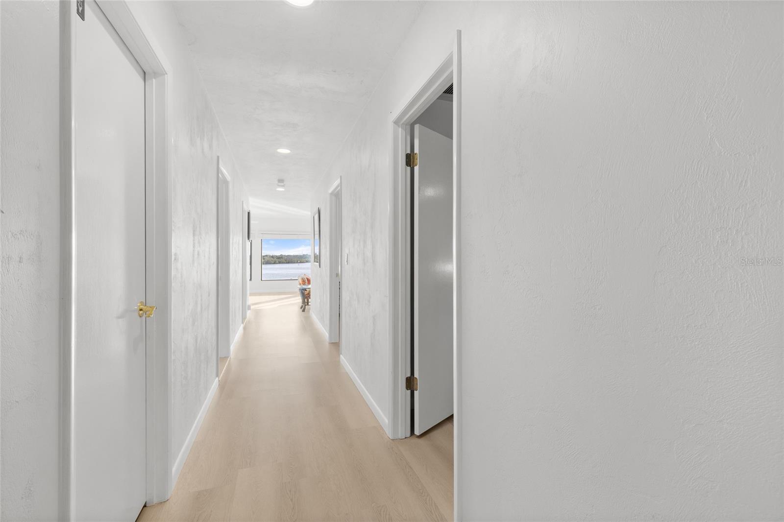 Image 41 of 93 For 122 Coral Way
