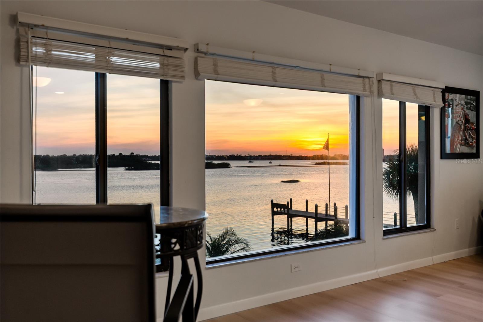 Image 6 of 93 For 122 Coral Way