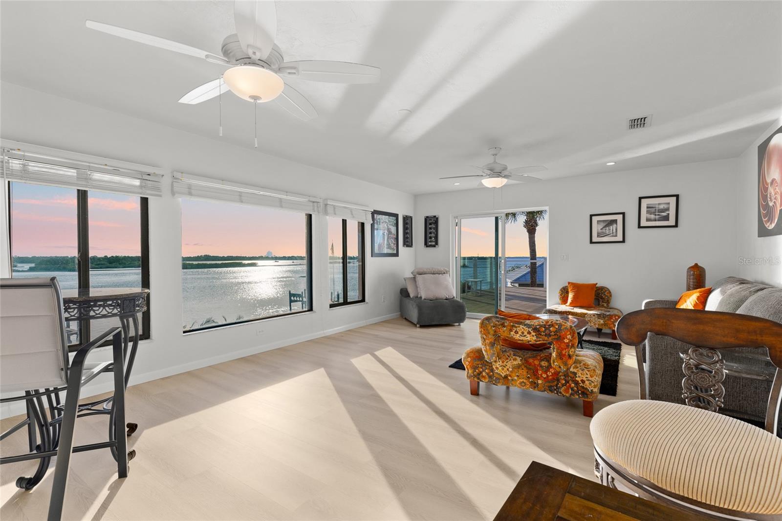 Image 8 of 93 For 122 Coral Way