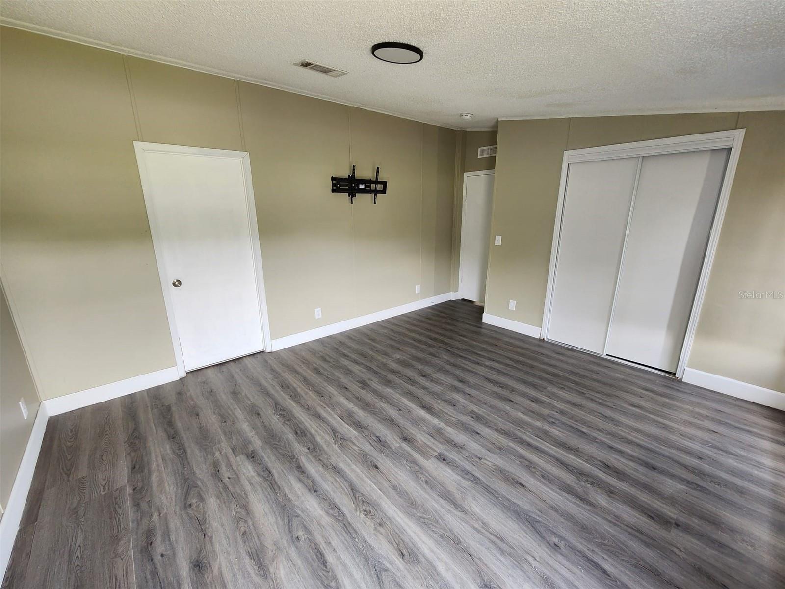 Image 6 of 34 For 9653 4th Avenue