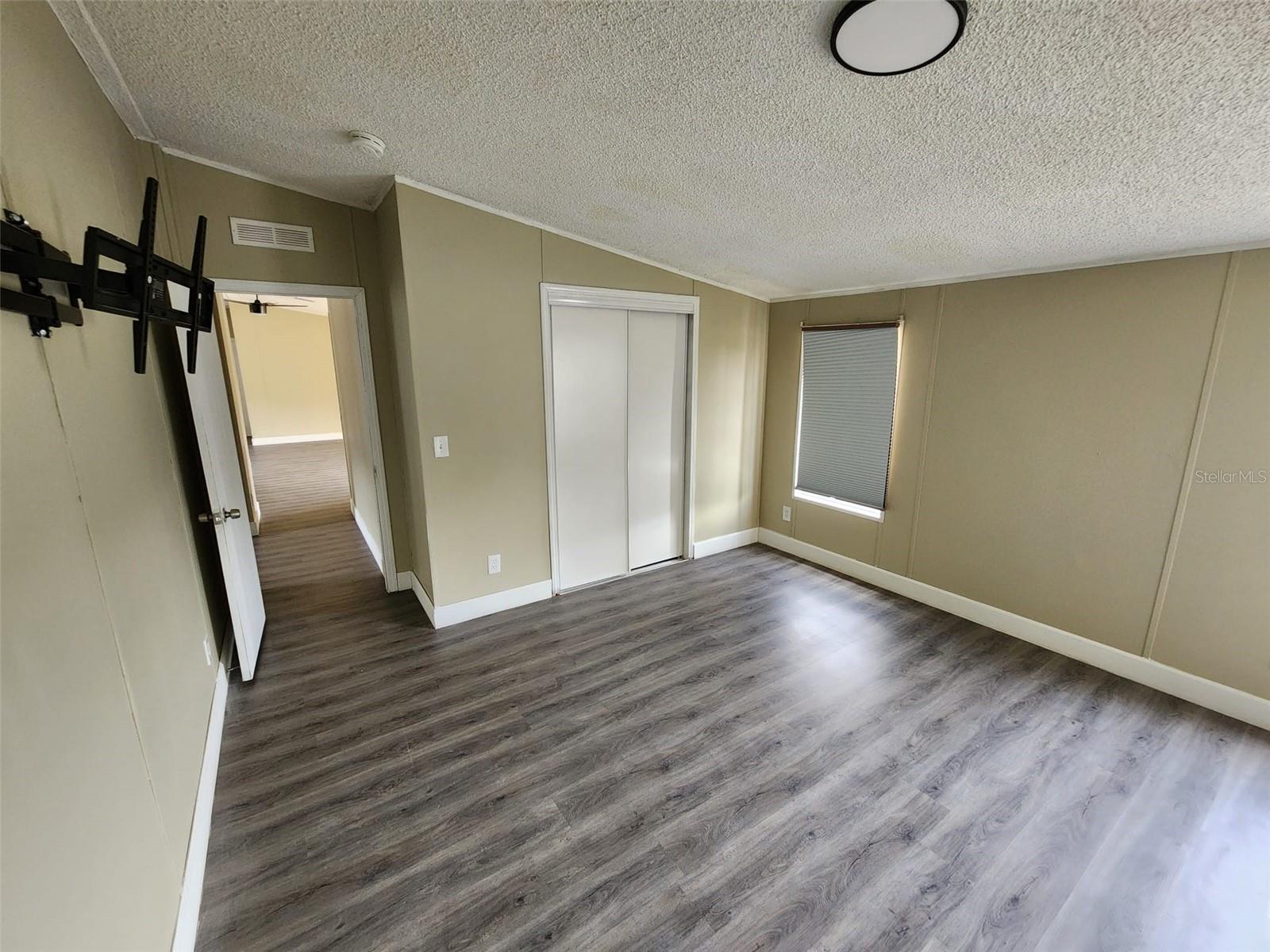 Image 9 of 34 For 9653 4th Avenue