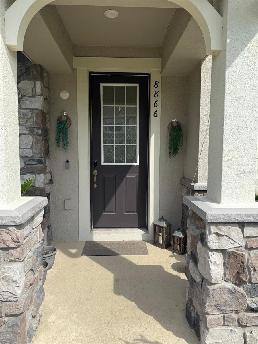 Image 2 of 31 For 8866 Herencia Aly