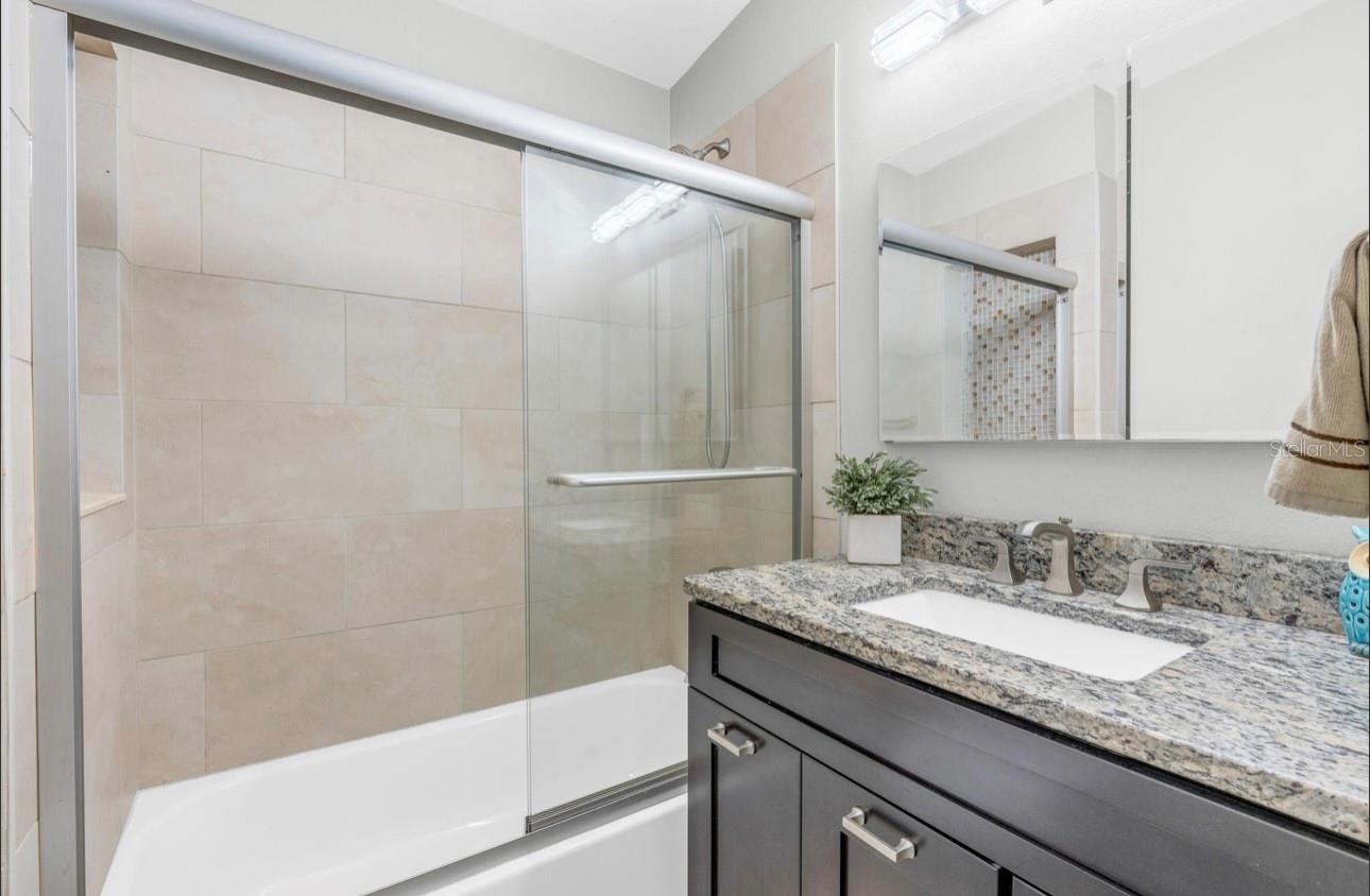 Image 14 of 39 For 2215 Woodcrest Drive