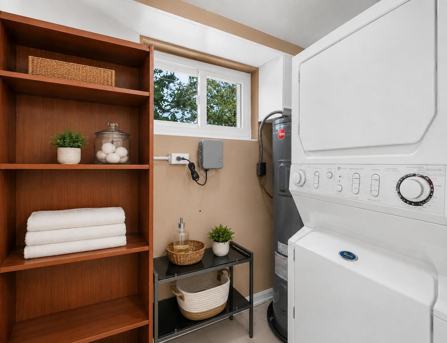Image 26 of 39 For 2215 Woodcrest Drive