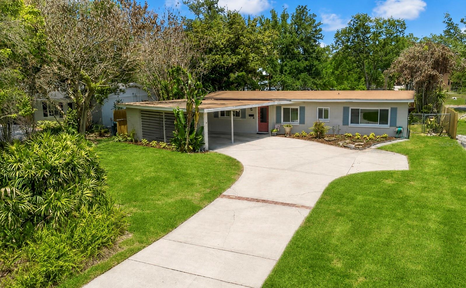 Image 3 of 39 For 2215 Woodcrest Drive