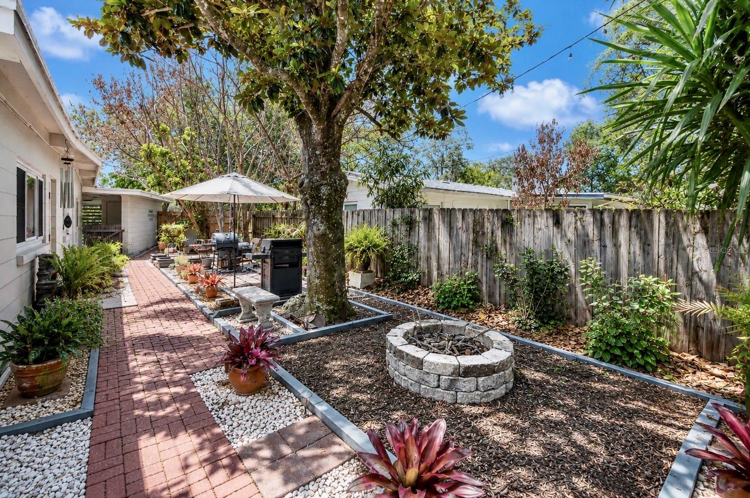 Image 31 of 39 For 2215 Woodcrest Drive