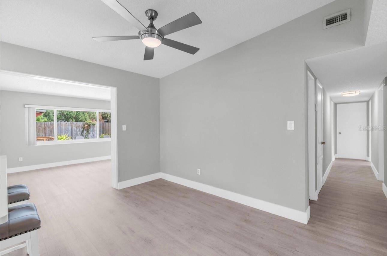 Image 8 of 39 For 2215 Woodcrest Drive