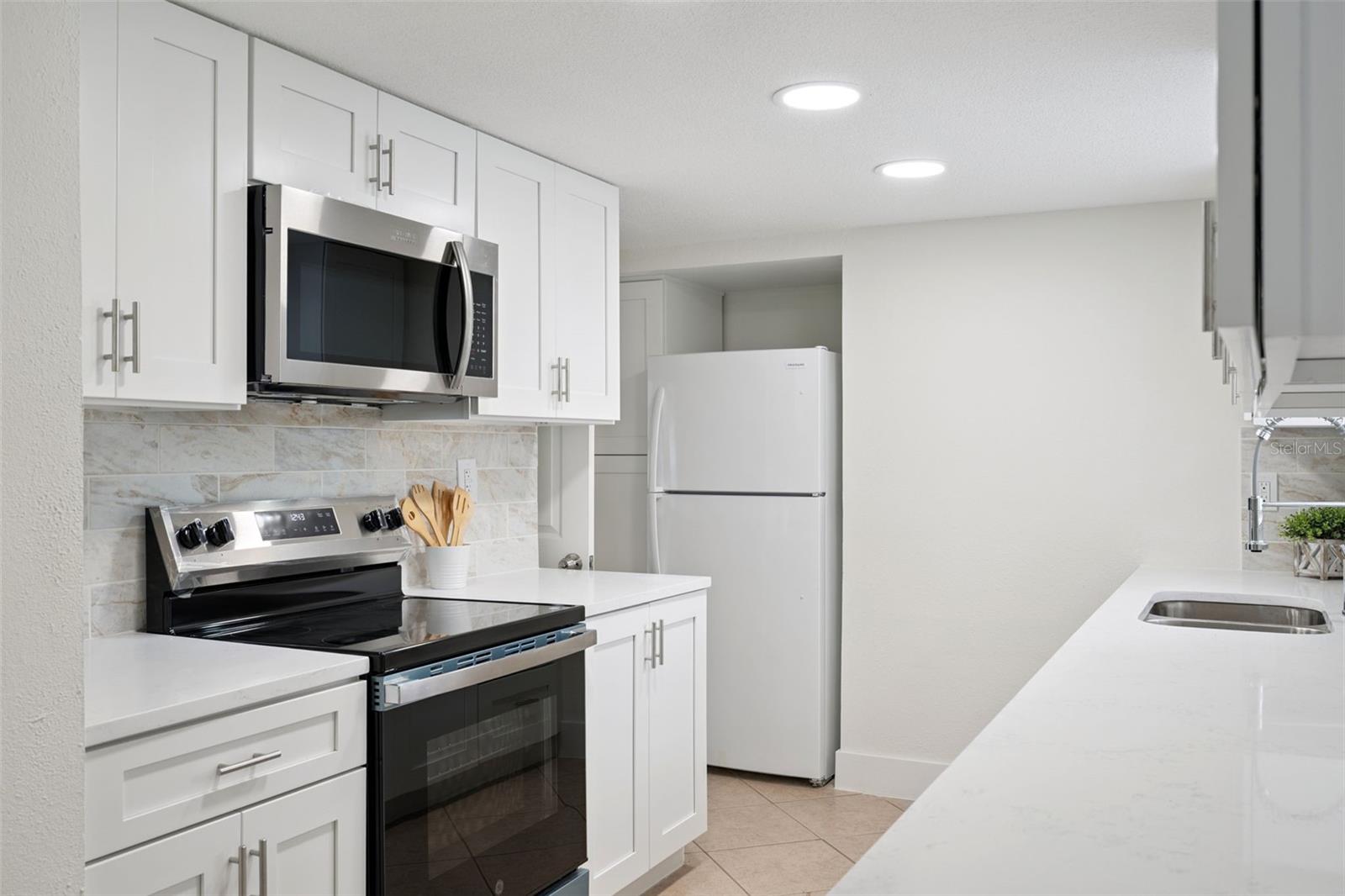 Image 11 of 42 For 7019 Alvina Way