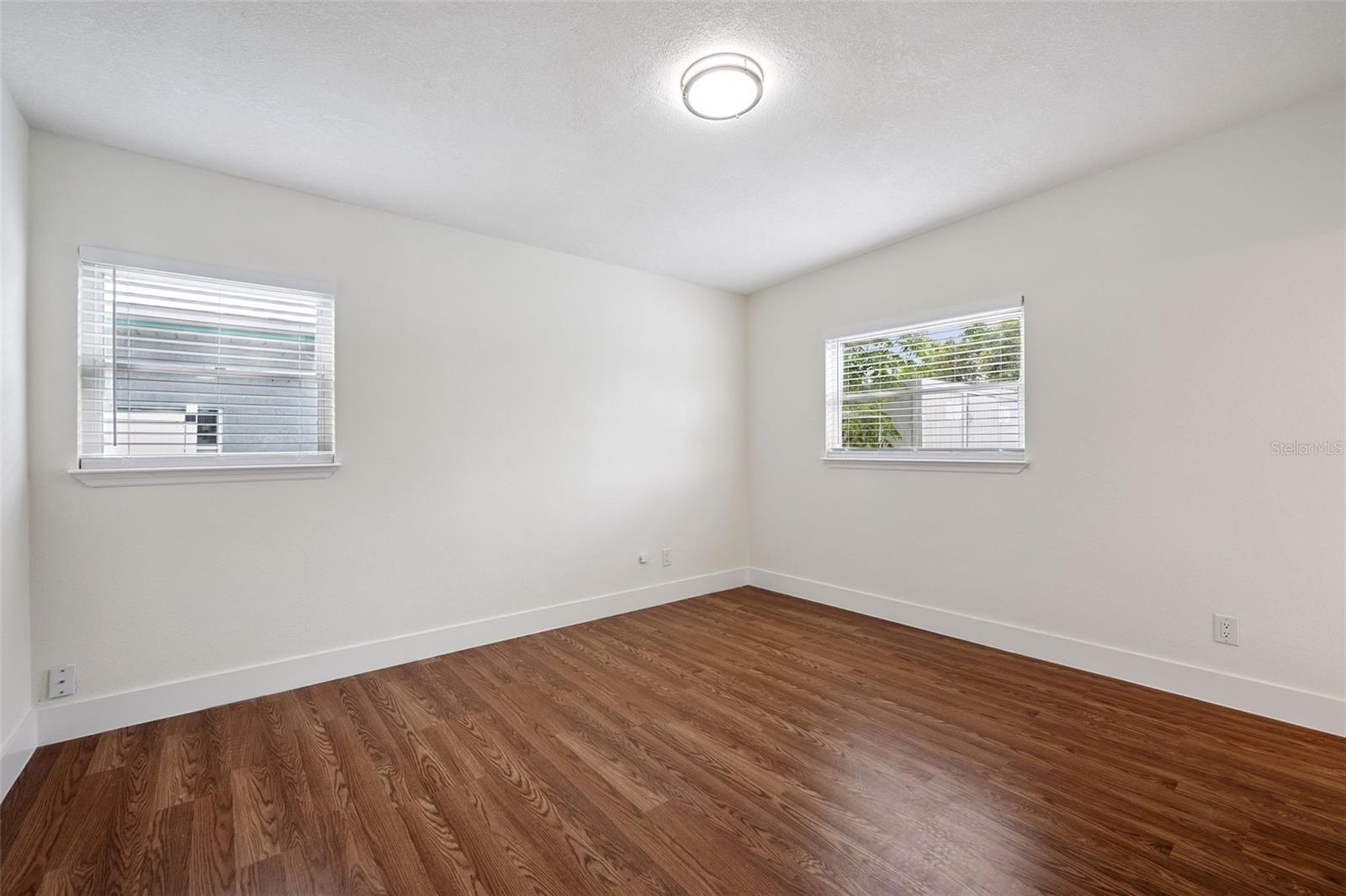 Image 21 of 42 For 7019 Alvina Way