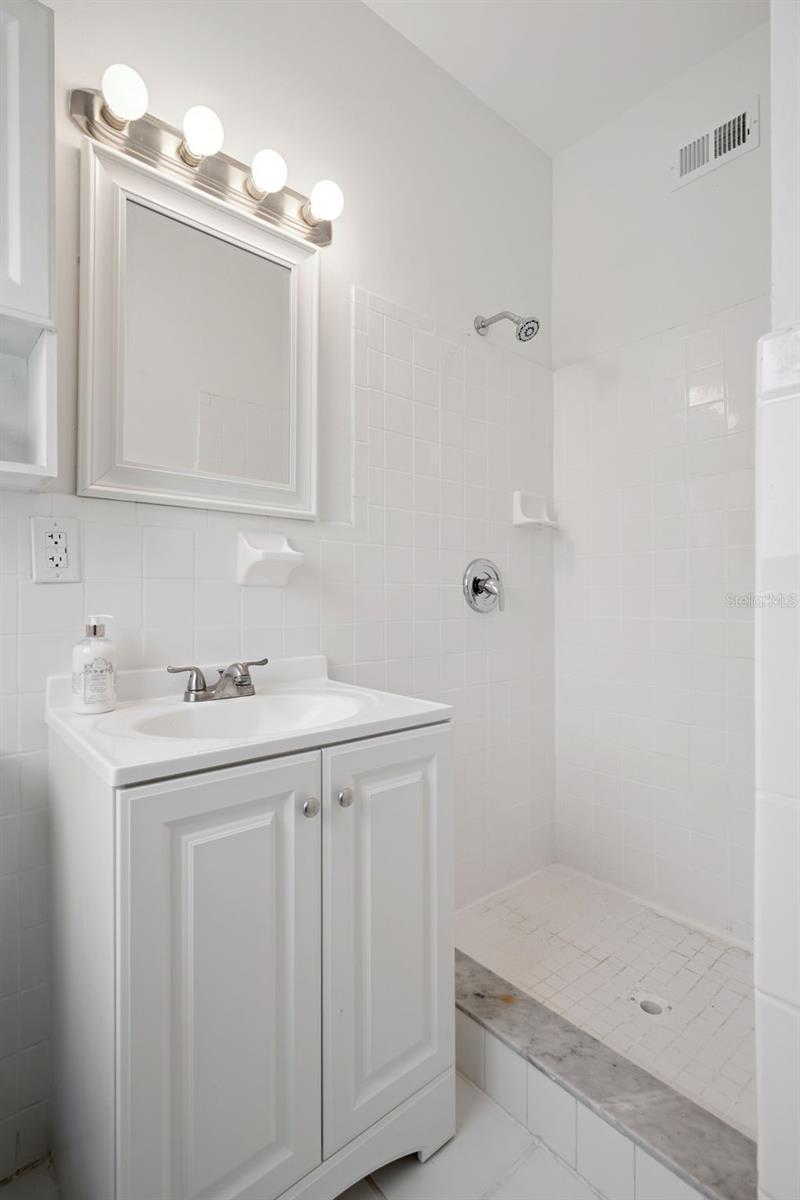 Image 24 of 42 For 7019 Alvina Way