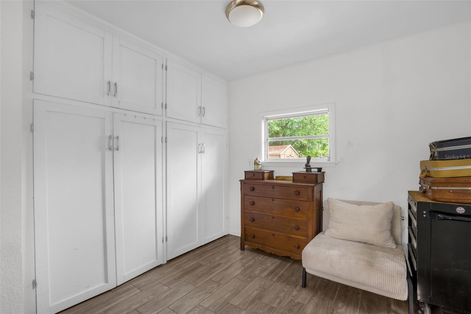 Image 11 of 17 For 809 Grandview Avenue