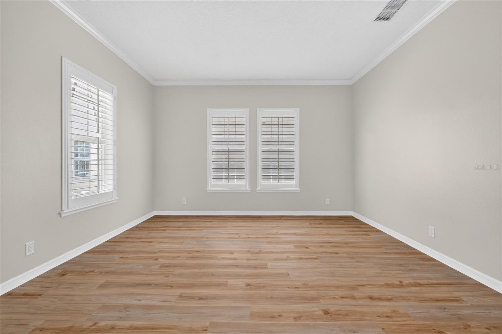 Image 14 of 99 For 506 Greenbrier Avenue