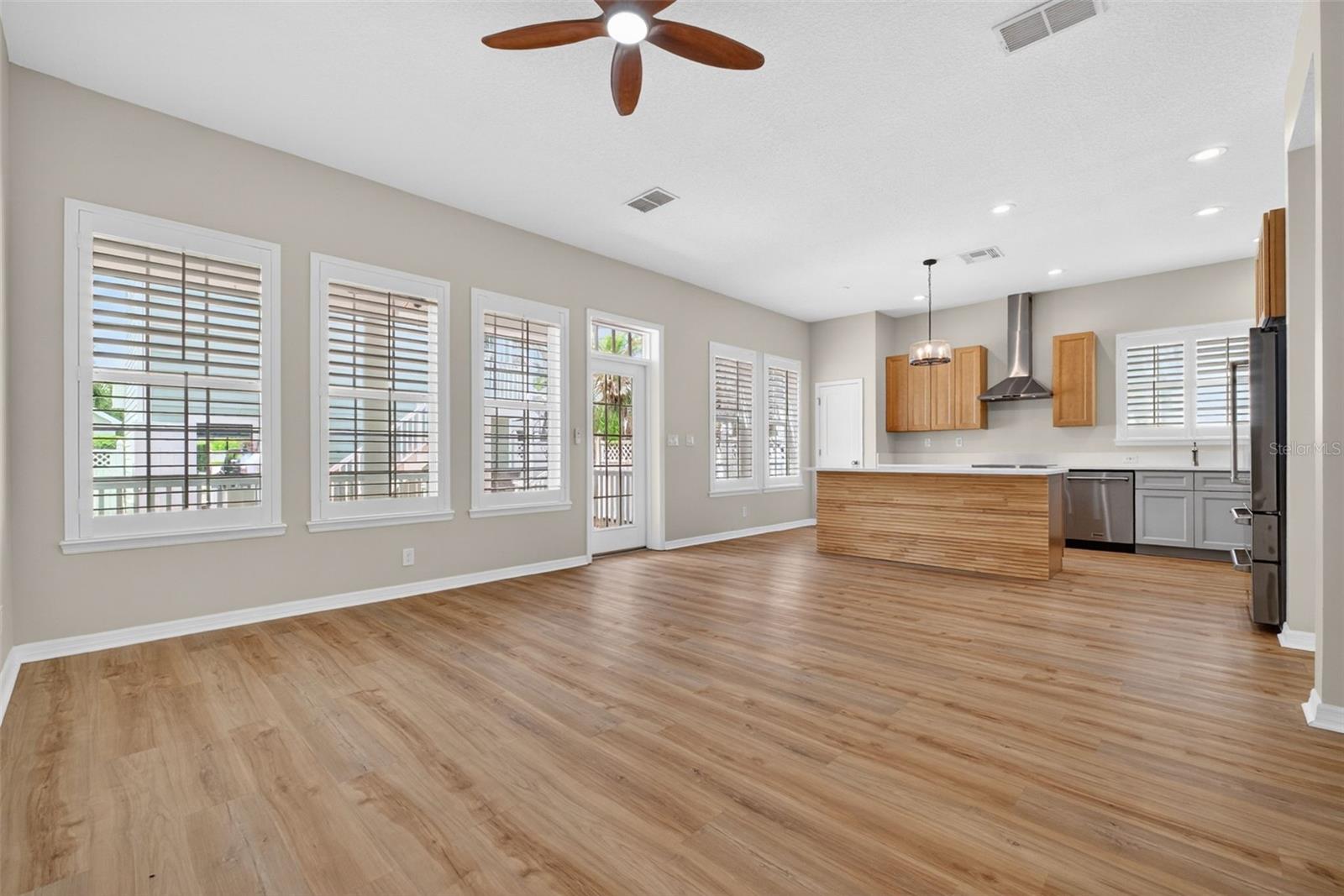 Image 20 of 99 For 506 Greenbrier Avenue