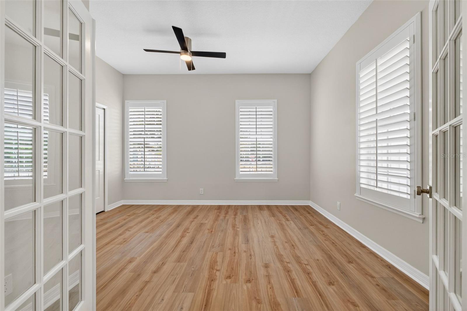 Image 29 of 99 For 506 Greenbrier Avenue