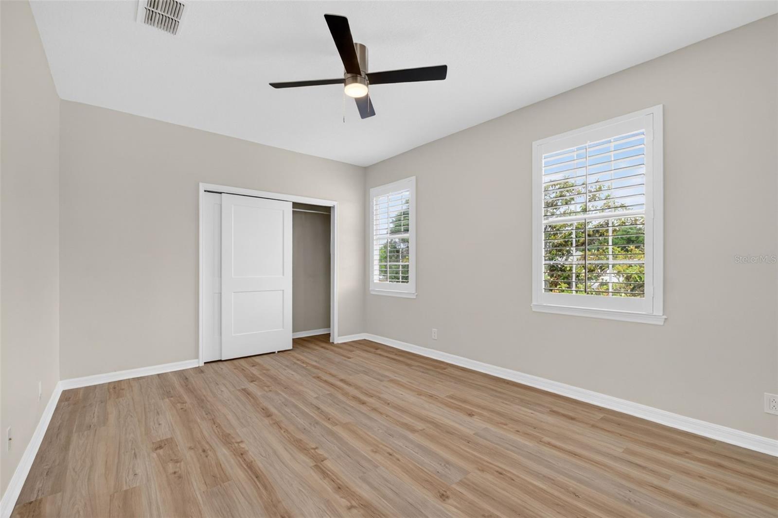 Image 33 of 99 For 506 Greenbrier Avenue