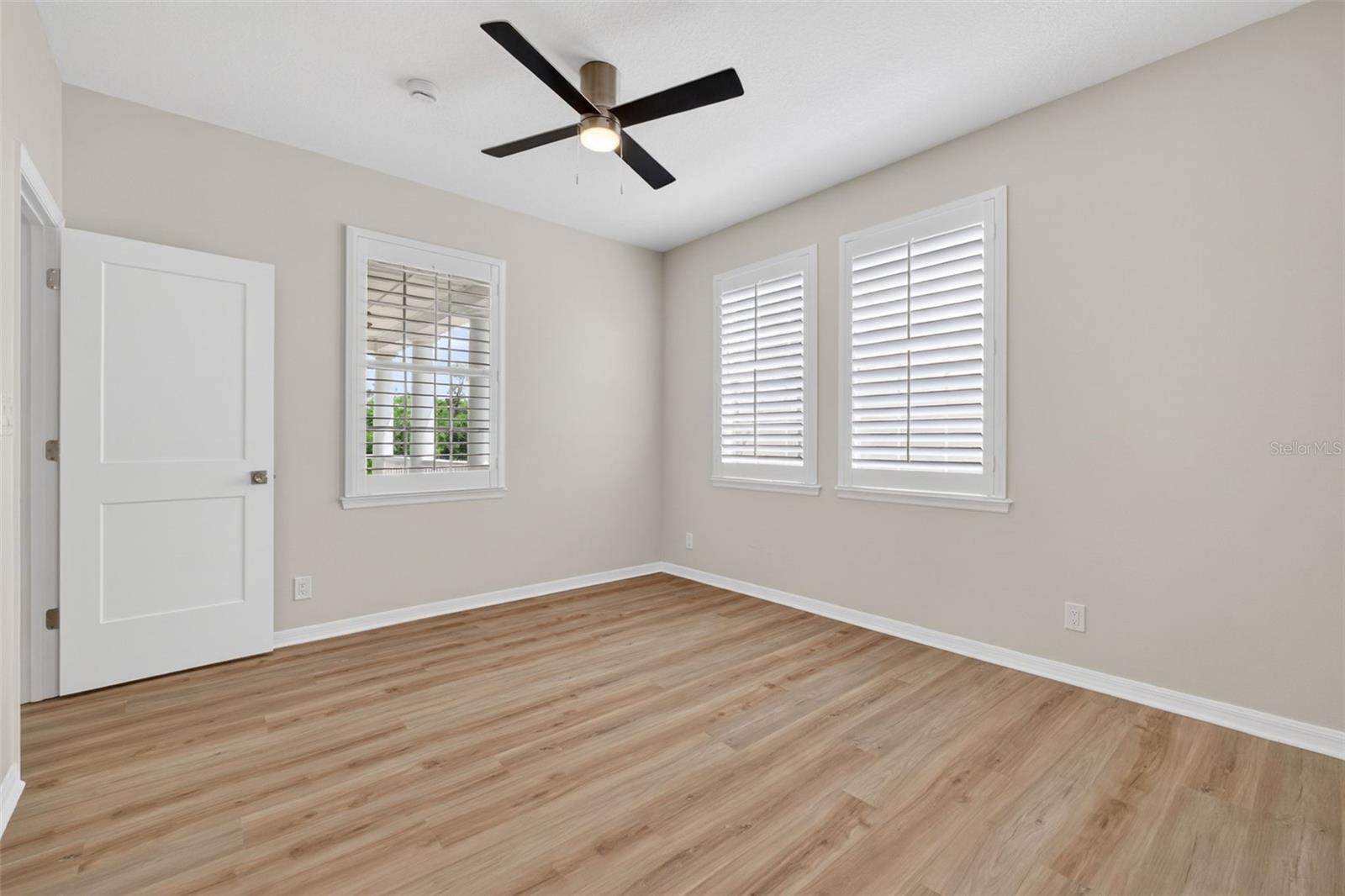 Image 40 of 99 For 506 Greenbrier Avenue