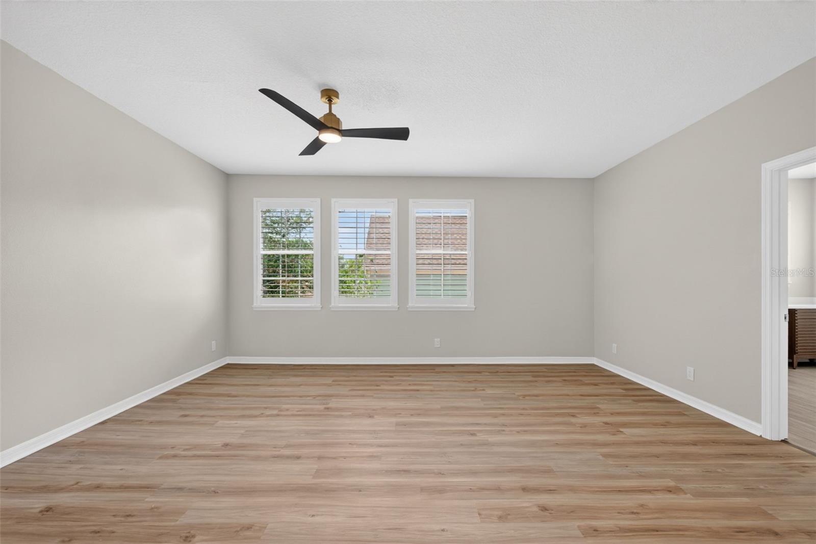 Image 43 of 99 For 506 Greenbrier Avenue