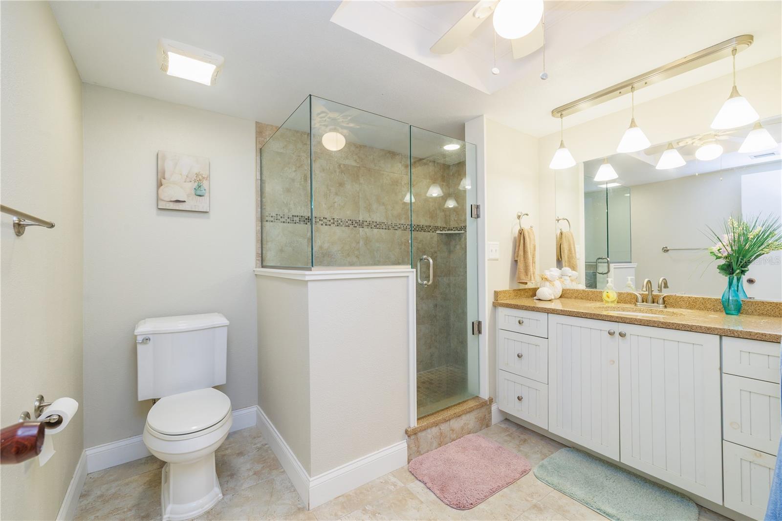 Image 14 of 30 For 2100 Atlantic Avenue 201