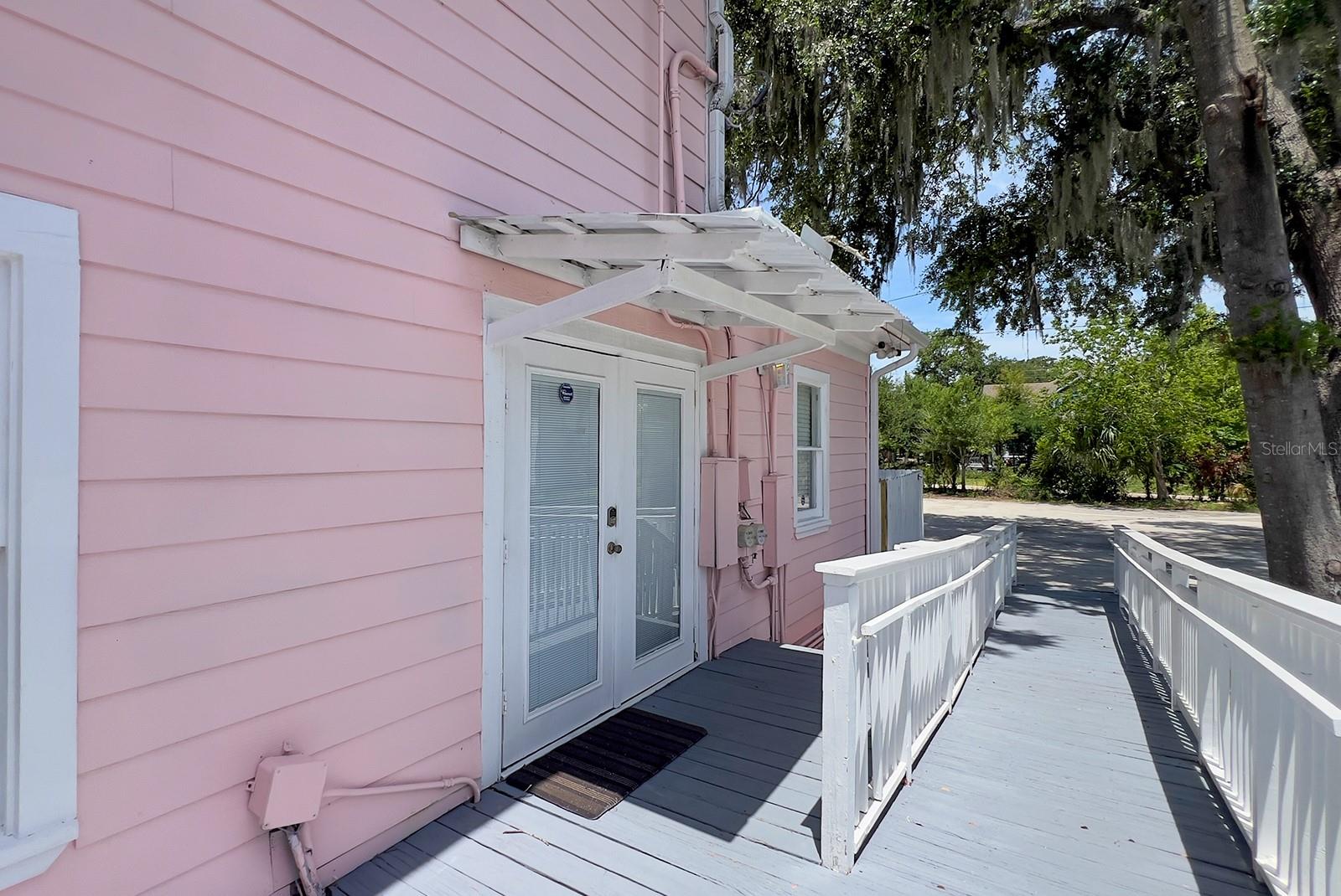 Image 13 of 66 For 821 Emmett Street