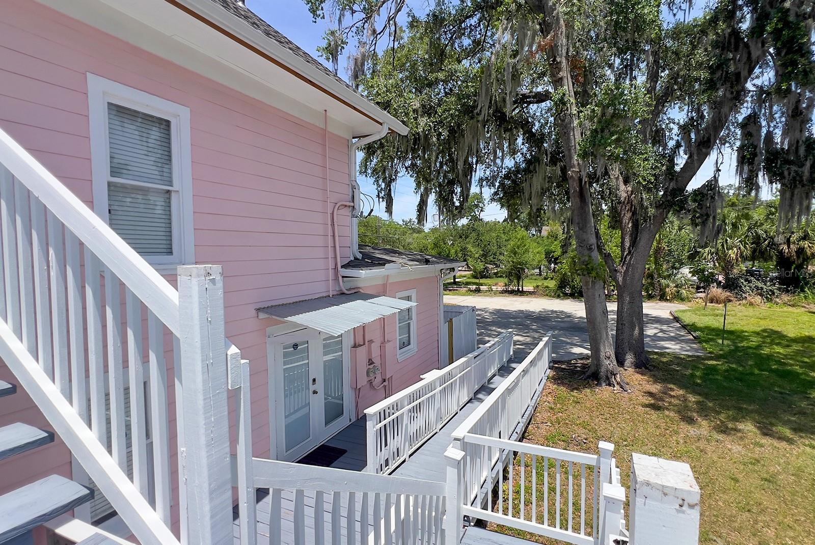 Image 16 of 66 For 821 Emmett Street