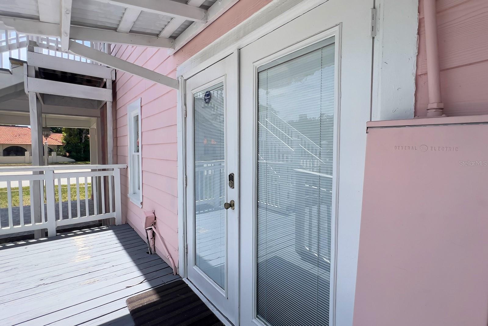 Image 21 of 66 For 821 Emmett Street