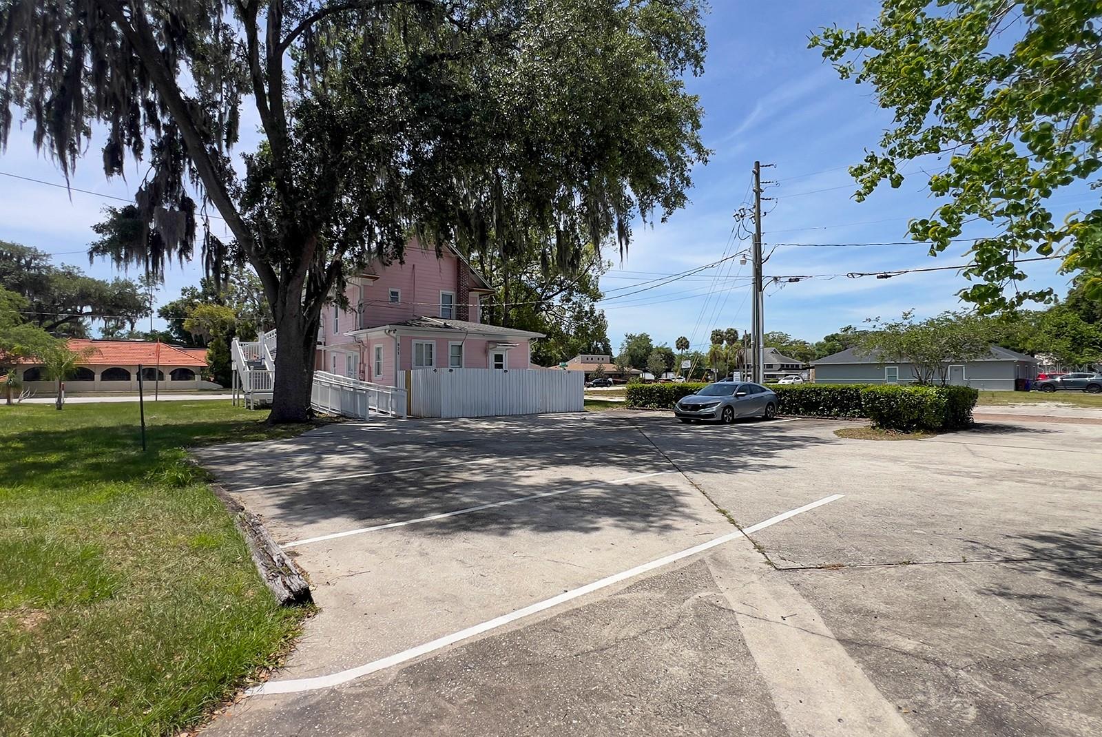 Image 3 of 66 For 821 Emmett Street