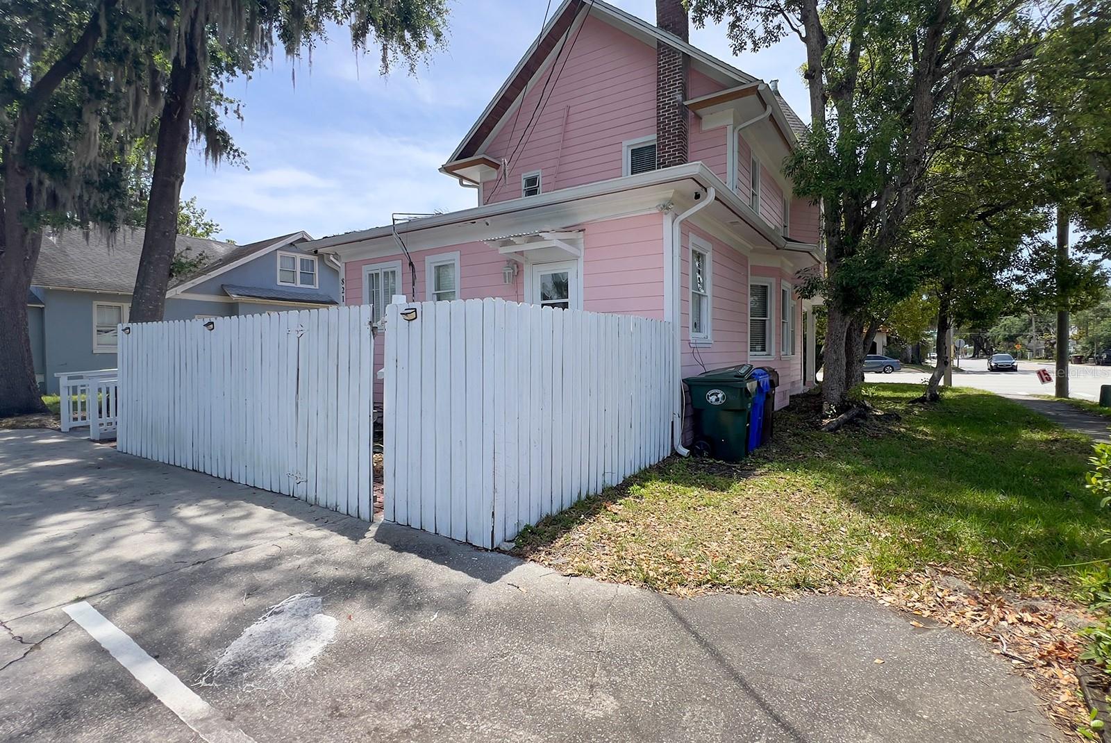 Image 6 of 66 For 821 Emmett Street